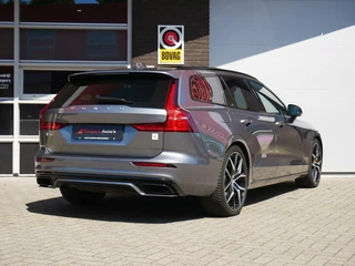 Volvo V60 Volvo V60 2.0 T8 Twin Engine AWD Polestar Engineered bowers & wilkins FULL OPTION - afbeelding nr 11