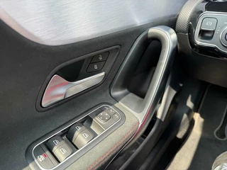 Mercedes-Benz CLA Mercedes CLA-klasse 180 AMG-Line|Pano|CarPlay|Widescreen - afbeelding nr 9