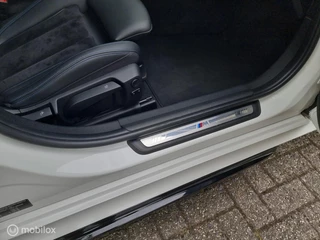 BMW 3 Serie BMW 3-serie 330e High-Exe M-Performance bodykit. Topstaat ! - afbeelding nr 35