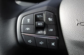 Ford Focus Ford Focus 1.0-155pk EcoBoost Mild-Hybrid 'Active' AUTOMAAT ! Trekgewicht 1.500kg ! Slechts 6.450km ! Ruim €. 9.000,- beneden de nieuwprijs ! Volautm. airco dual, navigatie, telefoonvoorb., adaptive cruise control, LED verlichting, metallic lak, camera, front-, lane- en side assist, LM wielen, Isofix etc. - afbeelding nr 11