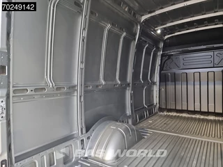 Iveco Daily Iveco Daily 35C21 210PK Automaat L2H2 Dubbellucht LED ACC 3.5t trekhaak Navi L2H2 12m3 Airco Trekhaak - afbeelding nr 22