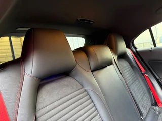 Mercedes-Benz A-Klasse Mercedes-Benz A-klasse AMG 45 4MATIC|Pano|Schaalstoelen|H&K - afbeelding nr 32