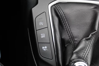 Ford Focus Ford Focus Wagon 1.0-125pk EcoBoost Mild-hybrid Titanium. Mooie, ruime, luxe en comfortabele Ford Focus wagon ! Volautm. airco dual, camera, stoel-, stuur- en voorraamverw., easy entry/easy go, cruise control, Isofix, side- en lane assist, parkeersensoren v+a, LM wielen etc. - afbeelding nr 18
