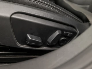 BMW 2 Serie Automaat (PANORAMADAK, M PAKKET, APPLE CARPLAY, HEAD-UP DISPLAY, MEMORY SEATS, STUUR/STOELVERWARMING, ADAPTIVE CRUISE, HARMAN/KARDON, CAMERA, 19'' VELGEN, NIEUWSTAAT) - afbeelding nr 17