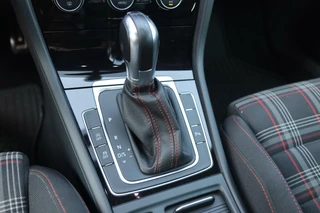 Volkswagen Golf Volkswagen Golf 7.5 2.0 TSI DSG GTI 230 PK Dyn Audio|Carplay|A. Cruise|Pdc|Trhk afn.|Led|Nav| - afbeelding nr 35