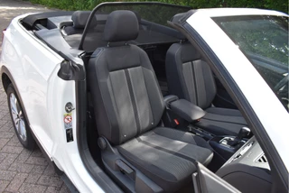 Volkswagen T-Roc Volkswagen T-Roc Cabrio 1.5 TSI 150PK | Camera | Navigatie | DAB | Stoelverwarming | PDC rondom | LM-Velgen - afbeelding nr 43