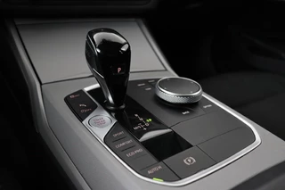BMW 3 Serie BMW 3-serie 318i Business Edition | Stoelverwarming | Camera |  Carplay | Live Cockpit | Full LED | Navigatie | Dodehoek detectie | Climate control - afbeelding nr 12