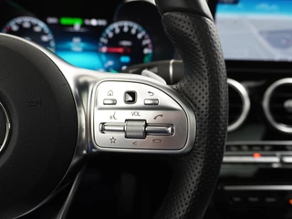 Mercedes-Benz C-Klasse Mercedes-Benz C-Klasse Estate 300e AMG // Burmester // Panoramadak // Distronic // MultiBeam LED // 360 Camera // Carplay // Night pakket - afbeelding nr 24