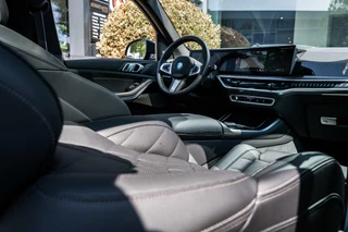 BMW X5 BMW X5 xDrive50e M-SPORT PRO|PANO|LUCHTV.|H&K|22''|SFEERV. - afbeelding nr 18