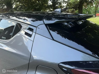 Toyota C-HR Toyota C-HR 1.8 Hybrid Bi-Tone carplay pdc all in rijklaar - afbeelding nr 7