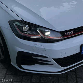Volkswagen Golf Volkswagen Golf 2.0 TSI GTI Performance BOMVOL / Pano / ACC - afbeelding nr 18