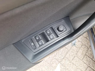 Volkswagen T-Roc VOLKSWAGEN T-ROC 1.0 TSI STYLE / Climate Control / Carplay / - afbeelding nr 16