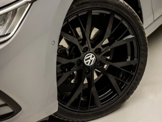 Volkswagen Golf Automaat (APPLE CARPLAY, GROOT NAVI, STUUR/STOELVERWARMING, GETINT GLAS, SPORTSTOELEN, PARKEERSENSOREN, ADAPTIVE CRUISE, DAB+, NIEUWE APK, NIEUWSTAAT) - afbeelding nr 17