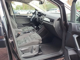 Volkswagen Touran | Automaat | Navi | Trekhaak | Stoel- en stuurverwarming | ACC | LED | - afbeelding nr 24
