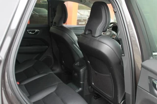 Volvo XC60 Volvo XC60 T6 Recharge AWD Ultimate Bright | Longe Range | Parkeercamera | Panoramadak | Trekhaak | HUD | Leder | Stoelverwarming | Keyless - afbeelding nr 19