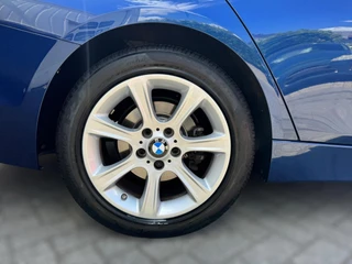 BMW 3 Serie BMW 3-serie 320i High Executive 184 PK / PDC / NAVIGATIE / CRUISE / NL AUTO / LEDER / AUTOMAAT - afbeelding nr 8