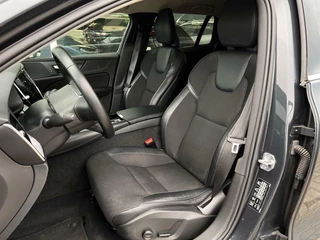 Volvo V60 Volvo V60 2.0 T6 Twin Engine AWD Momentum Pro | 340 PK | Stoelverwarming | Cruise Control | Achteruitrijcamera | Apple Carplay | Navi | Botspreventie | - afbeelding nr 17