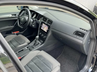Volkswagen Golf Volkswagen Golf 1.0 TSI Comfortline Bus CarPlay/Massage/Stoelverw/Adap.Cruise/Navi/Climate/incl. onderhoudsbeurt - afbeelding nr 17