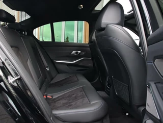 BMW 3 Serie BMW 3-serie 330e High Executive M-sport | Schuif/ kanteldak - afbeelding nr 33