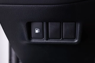 Toyota C-HR Toyota C-HR 1.8 Hybrid Style Automaat *NAVI *unieke km.stand* - afbeelding nr 11