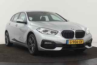 BMW 1 Serie BMW 1-serie 118i Executive Edition | Sport Line | Carplay |  Full LED | Sportstoelen | Climate control | Navigatie | Parkeerhulp | Live Cockpit | Cruise control - afbeelding nr 25