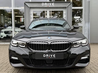 BMW 3 Serie BMW 3-serie Touring 330e High Executive M-Sport|HUD|Ad.Cruise|El.Trekhaak|HIFI|19