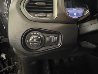 Jeep Renegade Schuif/kanteldak, Adaptive cruise control, Apple carplay - afbeelding nr 24