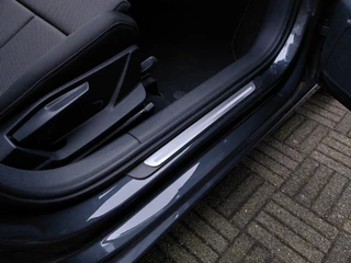 Audi A3 35 TFSI 150pk Business Edition | Origineel NL | Apple Carplay+Android Auto | Clima | Cruise | Led Koplampen | Pdc | Rijstrook+Licht+Regensensor | 17''lm - afbeelding nr 31