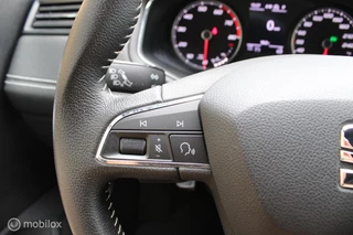 SEAT Arona Seat Arona 1.0 TSI Xcellence Business Intense, DSG, Leder/Alcantara, Trekhaak, Stoelverw, Adaptief cruise, Full led, Pdc voor + achter, Camera, Dodehoek detectie, App connect, Navi, Clima, 18 inch Lmv. - afbeelding nr 32