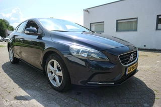 Volvo V40 Volvo V40 2.0 D2 120pk AIRCO-ECC/NAVIGATIE/PDC/TREKHAAP/NAP - afbeelding nr 2