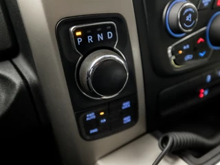 Dodge Ram 1500 402Pk Automaat (NAVIGATIE, CLIMATE, STUUR/STOELVERWARMING, CAMERA, LEDEREN SPORTSTOELEN, GETINT GLAS, TREKHAAK, CRUISE, BLUETOOTH, NIEUWSTAAT) - afbeelding nr 11