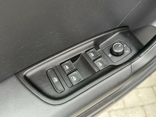 Audi A1 Sportback Audi A1 Sportback 30 TFSI S Line Automaat | Apple CarPlay | LED verlichting | Parkeersensoren achter | Rode remklauwen | Airconditioning | Cruise control | Lane assist | Half leer/stof - afbeelding nr 4