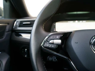 Škoda Superb Skoda Superb Combi 1.4 TSI iV 218pk Laurin & Klement | Leder | Panoramadak | 360 Camera | Trekhaak - afbeelding nr 23