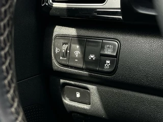 Kia Niro Kia Niro 1.6 GDi Hybrid ExecutiveLine, NL AUTO, NAP, ECC-AIRCO, LEDER, NAVI, CAMERA, PARKEERSENSOREN, LICHTMETAAL 18