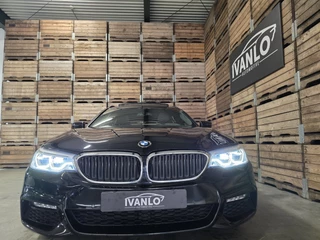 BMW 5 Serie BMW 5-serie Touring 520i High Executive Leder Pano Led HUD Memory M sport 19