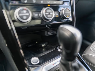 Volkswagen T-Roc Volkswagen T-Roc 2.0 TSI 4Motion Sport R Pano Akra VOL! - afbeelding nr 43