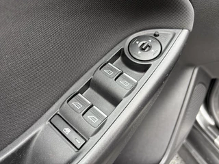 Ford Focus Ford Focus Wagon 1.5 ST-Line CAMERA | 19 INCH | STOELVERW | STUURVERW - afbeelding nr 9