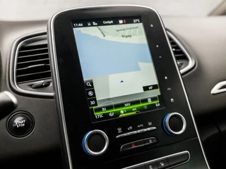 Renault Scénic Renault Scénic 1.2 TCe Sport Collection (APPLE CARPLAY, GROOT NAVI, LEDER, CAMERA, TREKHAAK, SPORTSTOELEN, GETINT GLAS, KEYLESS, PARKEERSENSOREN, NIEUWE APK, NIEUWSTAAT) - afbeelding nr 27