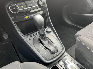 Ford Puma Ford Puma 1.0 EcoBoost Hybrid Titanium 125pk | Winterpack | SYNC 3 Navigatie | Parkeersensoren achter | Contrasterend Dak | - afbeelding nr 16
