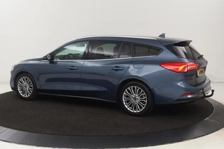 Ford Focus Ford Focus 1.5 EcoBoost Titanium | Stoel & stuurverwarming |  Adaptive cruise | Full LED | Camera | Trekhaak | Carplay | Climate control - afbeelding nr 2