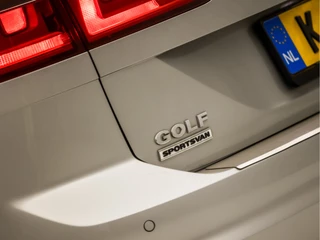 Volkswagen Golf Sportsvan Automaat (NAVIGATIE, CLIMATE, STOELVERWARMING, ADAPTIVE CRUISE, SPORTSTOELEN, PARKEERSENSOREN, GETINT GLAS, LM VELGEN, NIEUWE APK, NIEUWSTAAT) - afbeelding nr 25