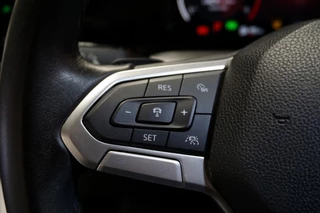 Volkswagen Golf Volkswagen Golf VIII 1.0 e-TSI STYLE AUTOMAAT/ NAVI/ SFEERVERLICHTING - afbeelding nr 18