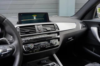BMW 1 Serie BMW 1-serie M140i LCI2 | Schuifdak | Stuurverwarming | Navi Pro | Alcantara | HiFi Audio| M Sport onderstel | 719M | 5-deurs | - afbeelding nr 25