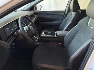 Hyundai Tucson Hyundai Tucson NIEUWE AUTO 1.6 T-GDI PHEV 252PK 4WD N-LINE SKY PANO. 360.CAMERA ELEK.KLEP ELEK.STOEL/GEHEUG.VERWARMD SUBWFR 19''LMV ZWARTE HEMEL HEADUP STOELKOELING STUURVERW. PLUG IN HYBRIDE - 5 JAAR GARANTIE - afbeelding nr 21
