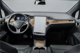 Tesla Model X 22