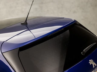 Peugeot 308 Automaat (PANORAMADAK, APPLE CARPLAY, LEDER, DENON AUDIO, SPORTSTOELEN, LED KOPLAMPEN, 360 CAMERA, ADAPTIVE CRUISE, GETINT GLAS, LANE ASSIST, DAB+, NIEUWE APK, NIEUWSTAAT) - afbeelding nr 30
