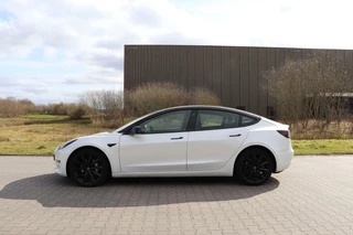 Tesla Model 3 Tesla Model 3 Long Range AWD 75 kWh black&white chrome delete uitstraling! autopilot dual motor stoelverwarming v+a panodak - afbeelding nr 10