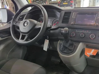 Volkswagen Transporter Volkswagen Transporter 150pk automaat L2 Comfortline Executive + Trekhaak Navigatie Apple Carplay Sortimo inbouw Euro6 2-zits - afbeelding nr 3