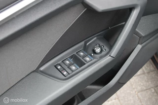 Audi A3 Audi A3 Sportback 35 TFSI Business edition 150 PK, Pdc voor + achter, Sportstoelen, Led matrix, Clima, Cruise, Navi, Dakrails, 17 Inch Lmv. - afbeelding nr 34