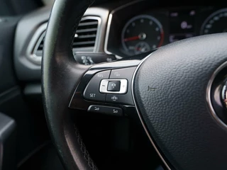 Volkswagen T-Roc Volkswagen T-Roc 1.0 TSI 116pk Style | Navigatie | Achteruitrijcamera | Winterpakket - afbeelding nr 23